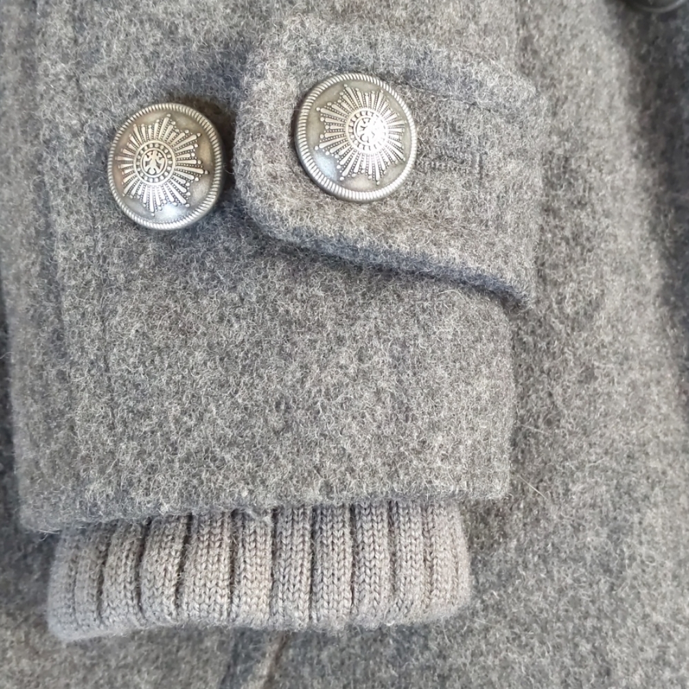 Aritzia Community Wool Peacoat - Picture 6 of 16